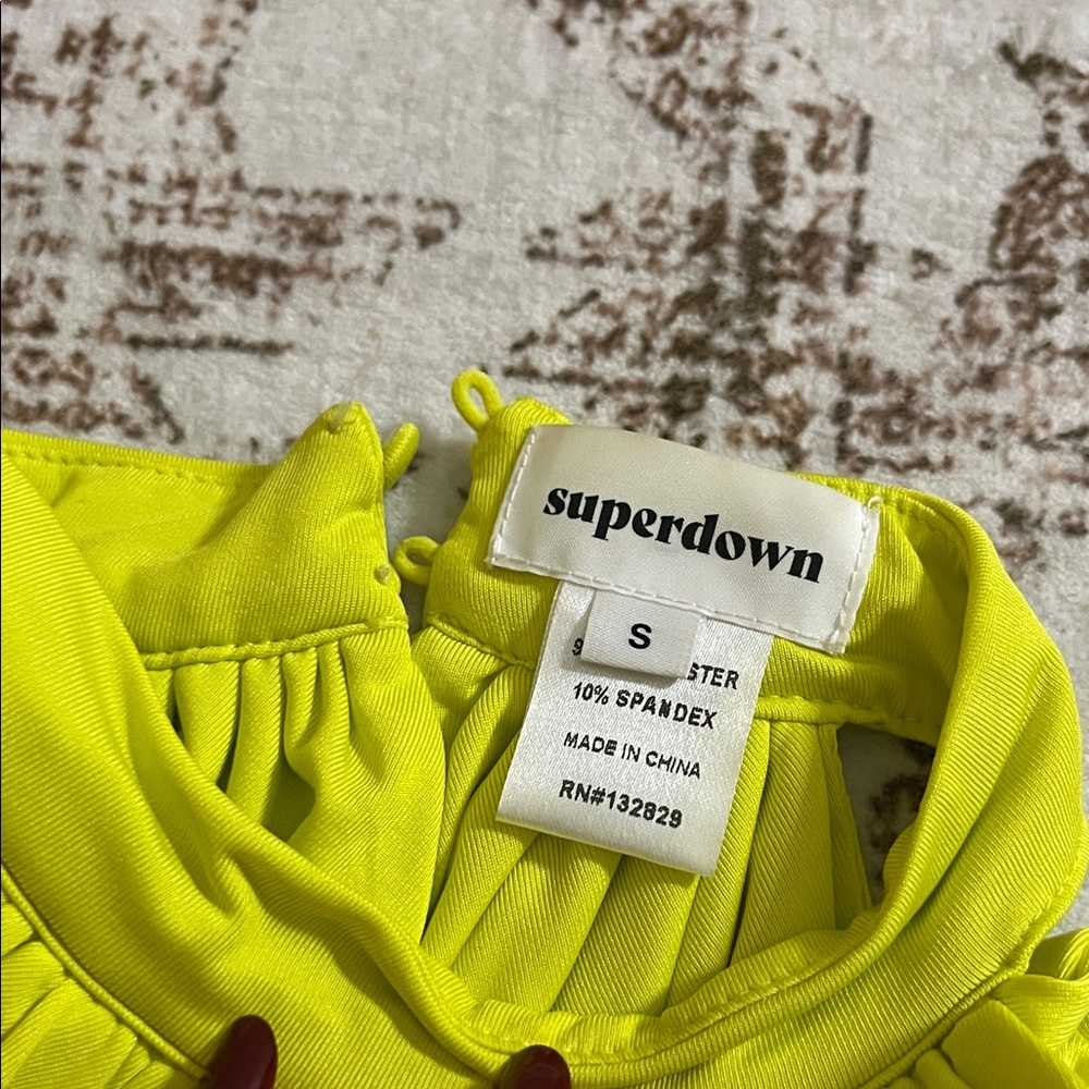 Bright Yellow top - Picture 2 of 2